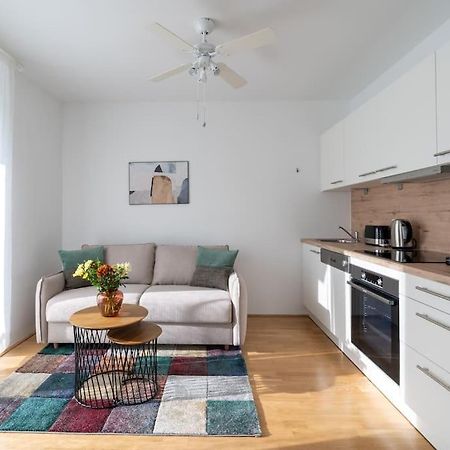 Hm • Sleek 1Br Home With Balcony Wiedeń Zewnętrze zdjęcie