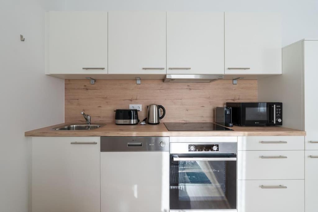 Hm • Sleek 1Br Home With Balcony Wiedeń Zewnętrze zdjęcie
